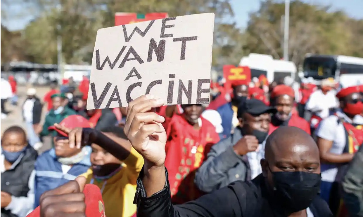 protestors pro-vaccine
